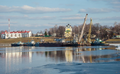 Naklejka premium Port on Volga River in ancient Russian town of Uglich