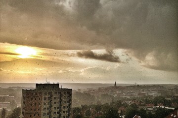 Nawałnica nad Olsztynem © Tomasz Niewęgłowski