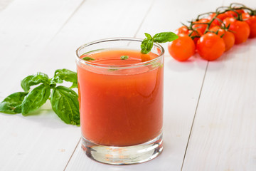 Salsa di pomodoro e basilico