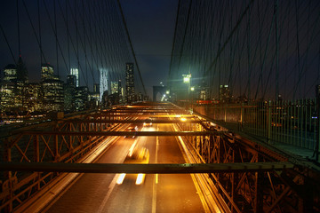 Fototapeta na wymiar Brooklyn Bridge at night