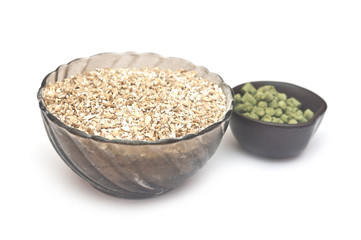 barley with pellets of hops