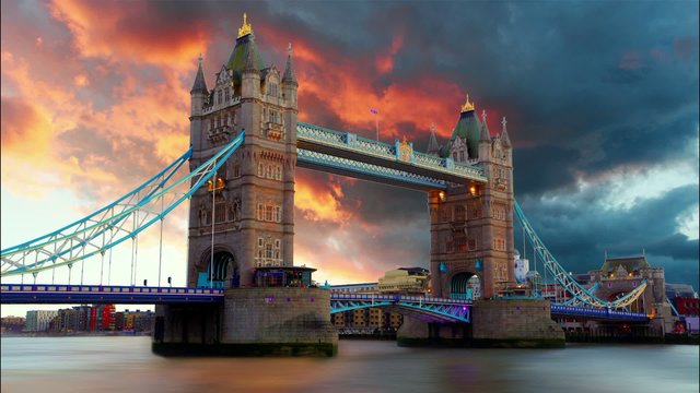 Tower Bridge in London, UK, time lapse