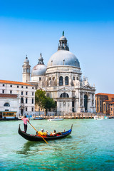 Obraz na płótnie Canvas Gondola na Canal Grande w Santa Maria della Salute, Wenecja