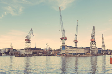 Obraz premium Cranes in Helsinki Harbour