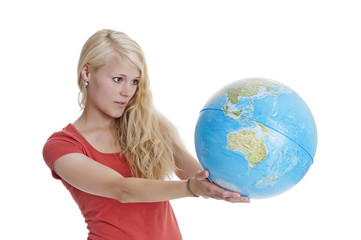 Frau mit Globus