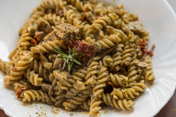 makaron z pesto