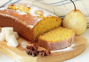 Sponge cake made with cornmeal and pears