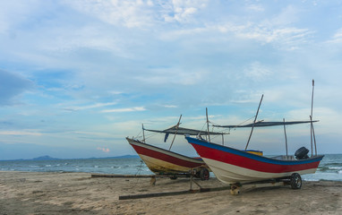 Fototapeta na wymiar Traditional wooden boat