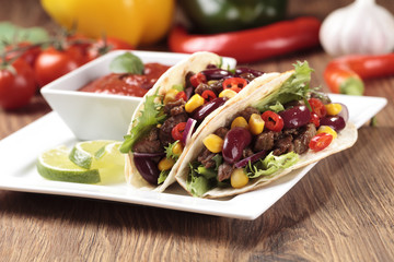 taco with beef and vegetables