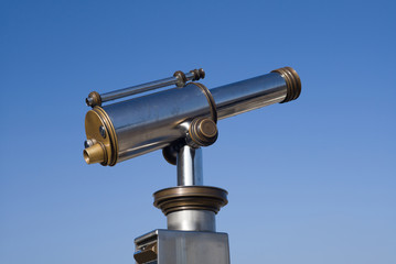 Fernrohr am Aussichtspunkt