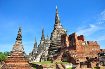 Fototapeta premium Ancient Ruin Pagoda in Ayutthaya Province, Thailand