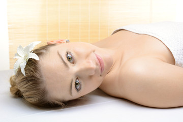 Obraz na płótnie Canvas Frau bei Massage-Behandlung