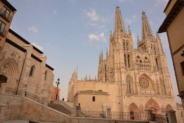 Fototapeta na wymiar Burgos Cathedral i Kościół św Mikołaja w Bari (Burgos)