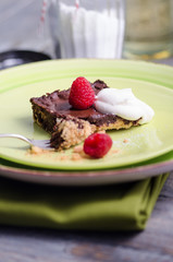 Schokoladentarte mit Himbeeren