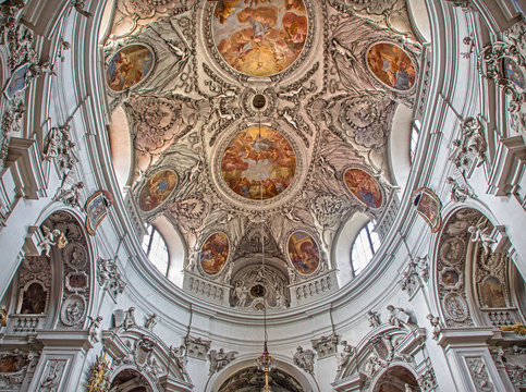 Vienna - Cupola of baroque Servitenkirche - church