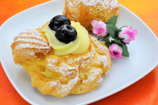 Bign&egrave; alla crema - Bign&egrave; di San Giuseppe