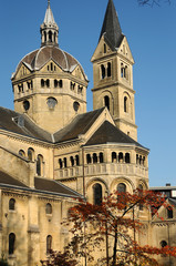 Fototapeta na wymiar Kathedrale Munsterkerk in Roermond