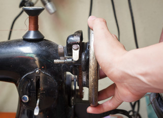 sewing process in the phase of overstitching