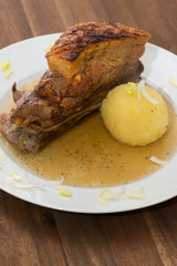 Schäufele mit Kloß