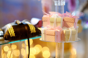 Elegant wedding invitations in cute boxes