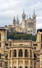 Fototapeta na wymiar Katedra Saint Jean i Notre Dame de Fourviere