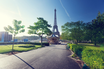 Fototapeta premium sunny morning and Eiffel Tower, Paris, France