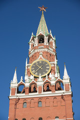Fototapeta na wymiar Spring in Moscow - Kremlevskaya tower