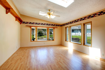 Empty room with wall trim