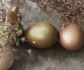 conejos y huevos de Pascua