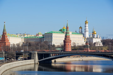 Obraz premium Spring in Moscow - Kremlevskaya Embankment