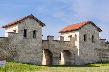 Fototapeta na wymiar Rzymski fort w Pfünz wejściem do zamku