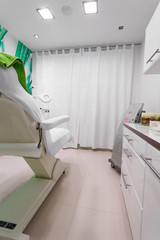Fototapeta na wymiar Interior of modern healthy beauty spa salon. Treatment room.