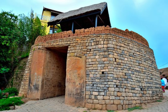 Ancien portail du Rova d'Ambohimanga