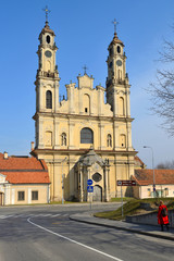 Fototapeta na wymiar Kościół Wniebowstąpienia w Wilnie, czasie wiosny