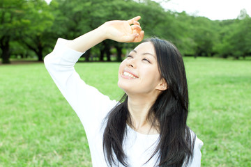 Obraz premium リラックスする女性