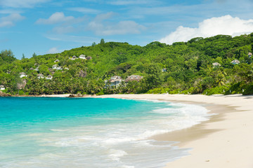 Obraz na płótnie Canvas tropical beach