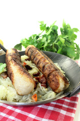 Bratwurst mit Sauerkraut