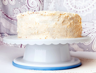 Cake with white buttercream frosting