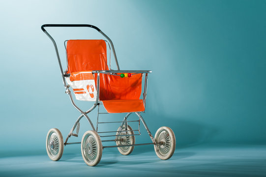 Alter Kinderwagen Images – Browse 89 Stock Photos, Vectors, and Video |  Adobe Stock