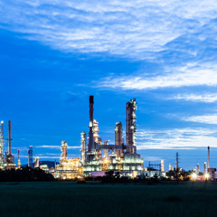 Fototapeta na wymiar Oil refinery plant at twilight morning