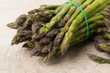 asparagi a mazzi