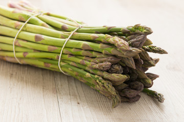 asparagi a mazzi