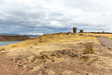 Fototapeta na wymiar Funerary towers in Sillustani, Peru,South America