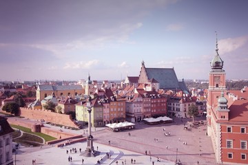 Warsaw - cross processed color tone