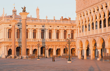 Naklejka na ściany i meble Venice - Doge palace and Piazza San Marco in morning light
