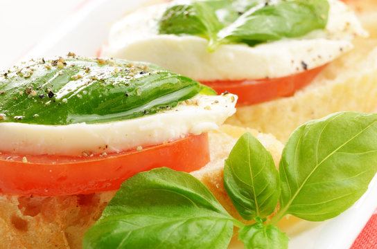 Caprese Sandwiches With Mozzarella