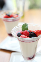 berries panna cotta