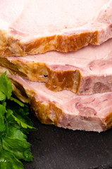 Kasseler Fleisch im Hochformat