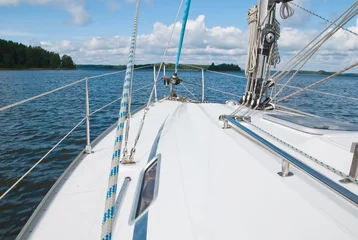 Photo sur Plexiglas Naviguer Sailing yacht in the Gulf of Finland