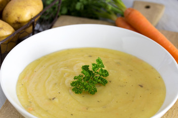 deftige Kartoffelsuppe
